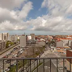 Palace Incl Parking By Sweet Апартаменты Авейру