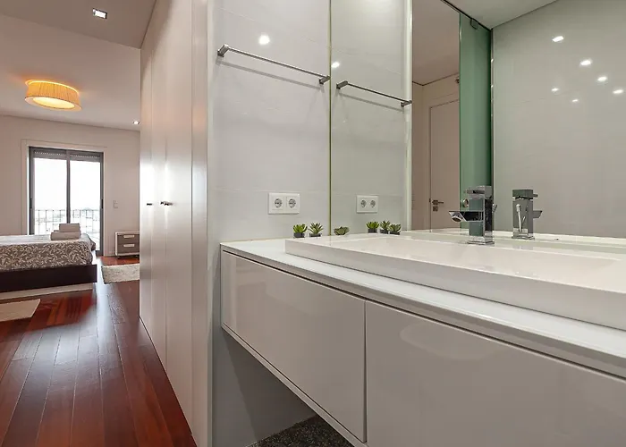 Palace Incl Parking By Sweet Aveiro