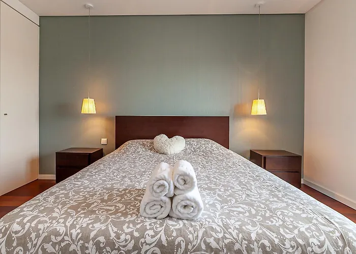 Palace Incl Parking By Sweet Aveiro