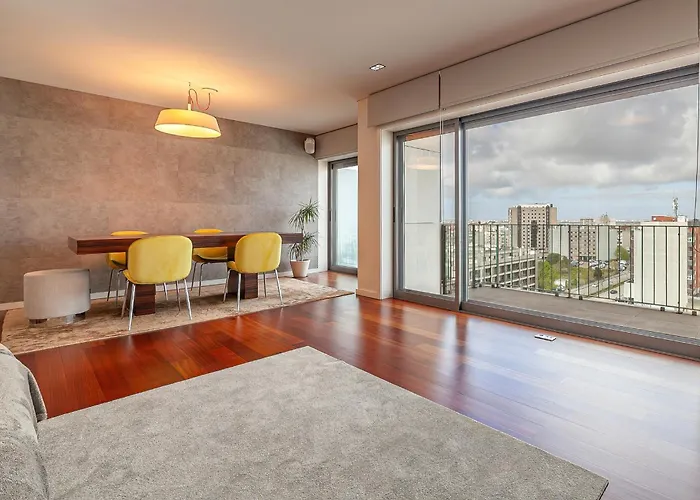 Palace Incl Parking By Sweet Appartamento Aveiro